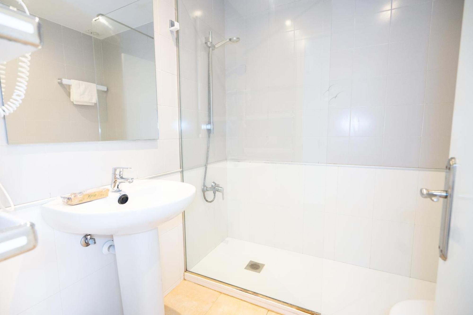 Apartamentos Annabel'S I 卡拉加尔达纳 外观 照片
